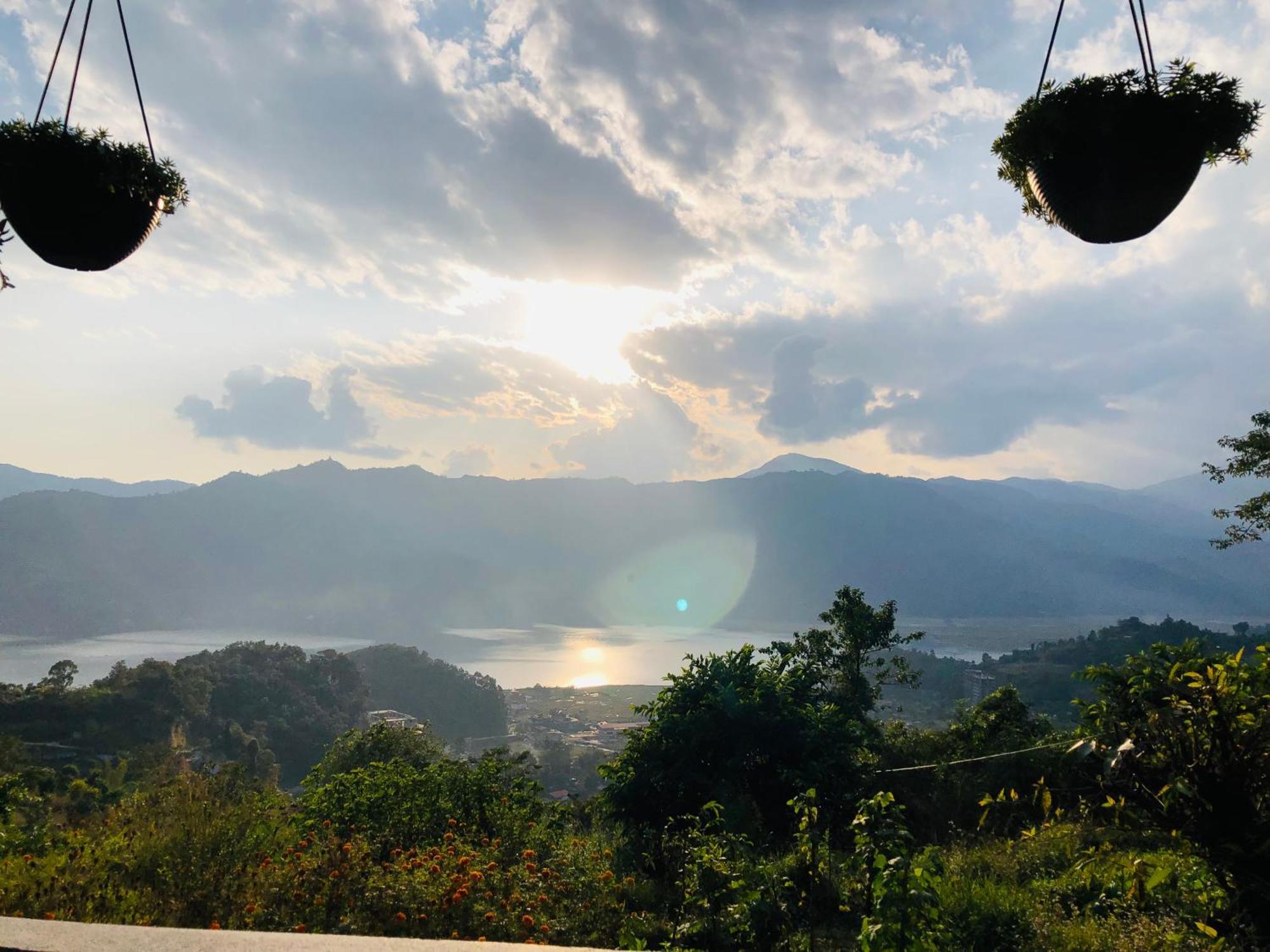 Into The Wild Pokhara Kaski Exterior foto